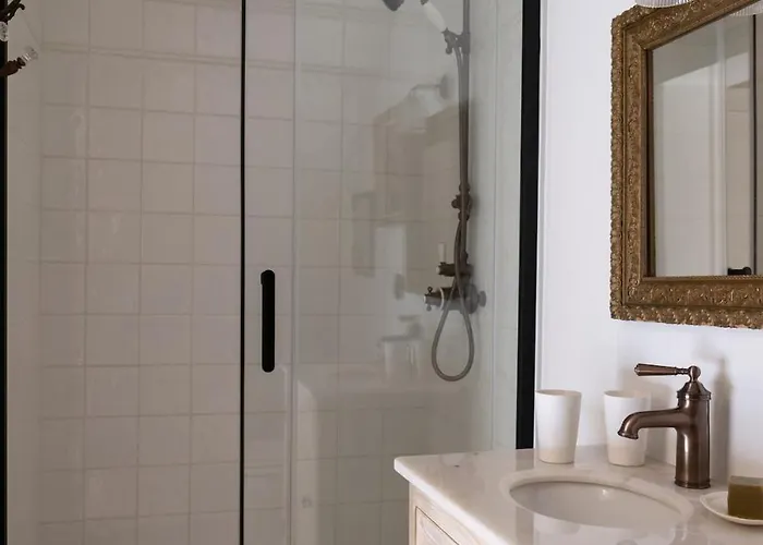 Chateau La Monge - Perche * 拉弗特伯纳德